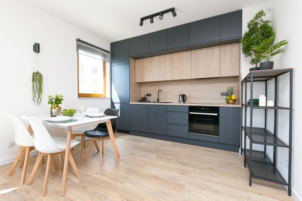 그단스크 Apartament Black Zajezdnia Wrzeszcz 아파트 외부 사진